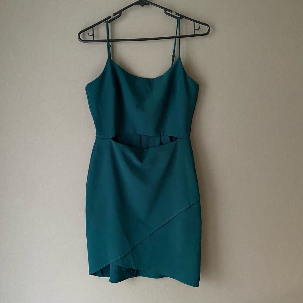 WAYF sz‎ S green short cut out green mini party dress